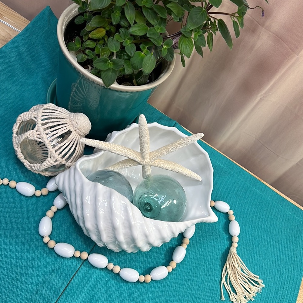 JAY WILLFRED div of Andrea by Sadek MADE IN PORTUGAL WHT CERAMIC CONCHA SEASHELL